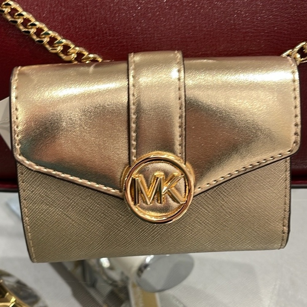 MICHAEL KORS CARMEN MEDIUM LOGO AND FAUX LEATHER WALLET
PALE GOLD 
NWT